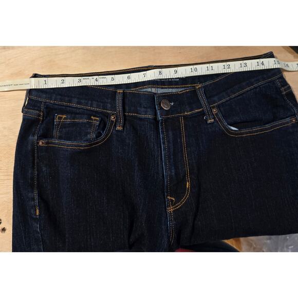 Old Navy Curvy Midrise jean 8 Short boot-cut - Picture 5 of 6